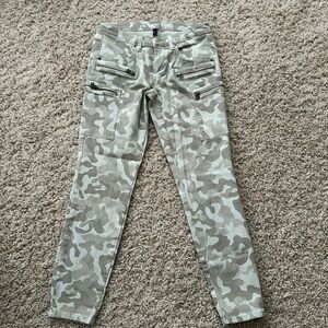 Victoria’s Secret Cargo Pants Jeans Size 4 Cropped